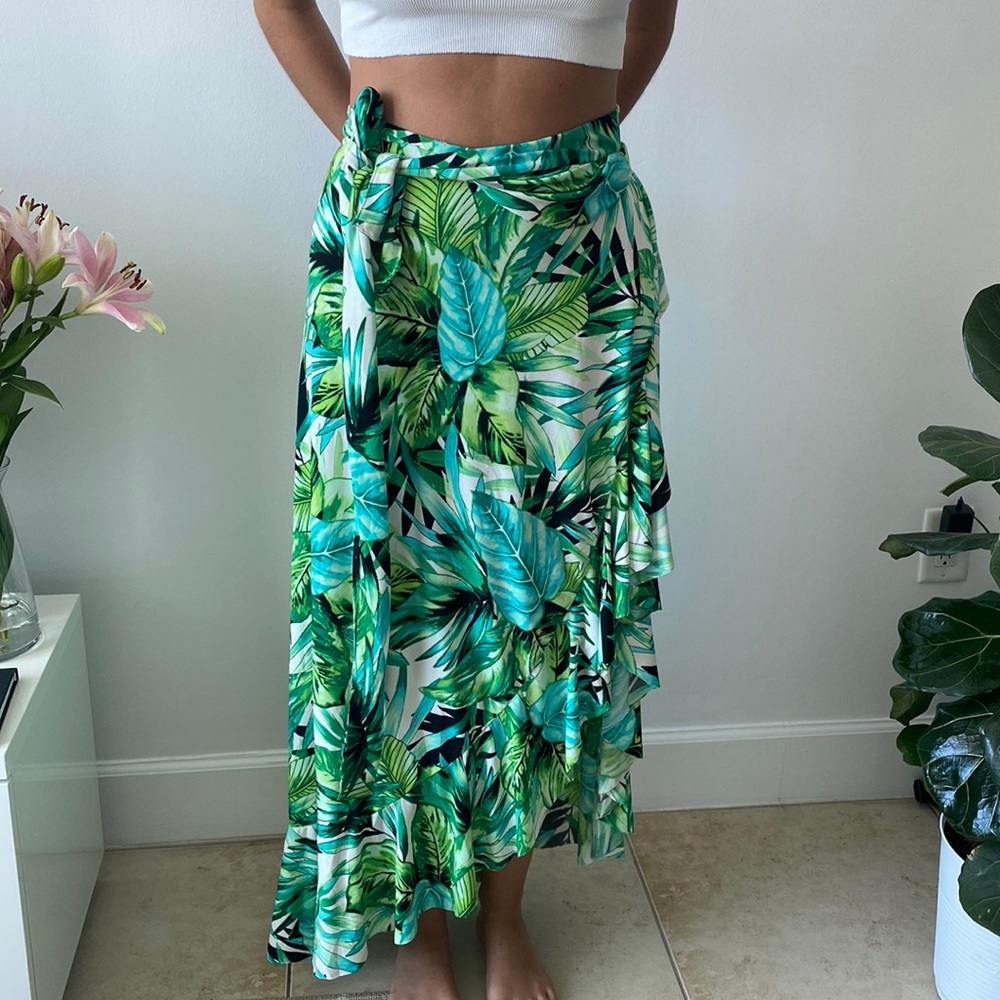 Green skirt/sarong